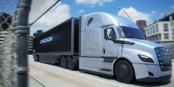 Daimler Begins Manufacturing Freightliner eM2 Electric Trucks - Ravzgadget